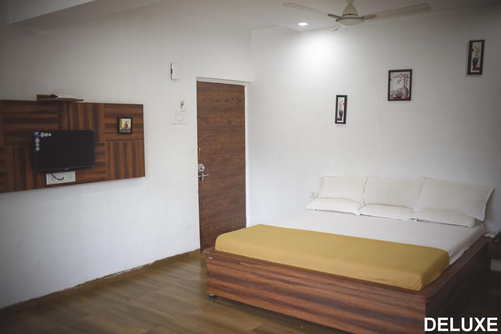 White House Beach Resort Nagaon  Eksteriør billede